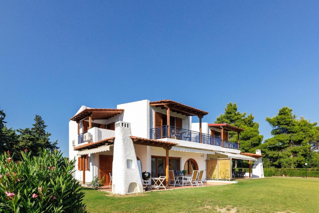 Luna Villa Private Beach Nea Iraklia Exterior photo