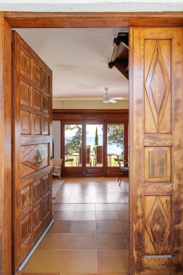 Luna Villa Private Beach Nea Iraklia Exterior photo