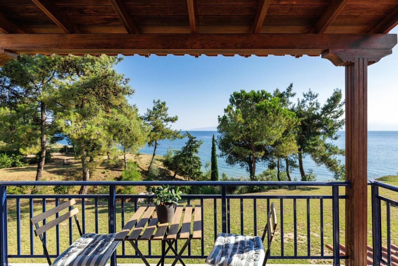 Luna Villa Private Beach Nea Iraklia Exterior photo