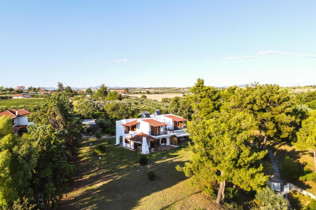 Luna Villa Private Beach Nea Iraklia Exterior photo